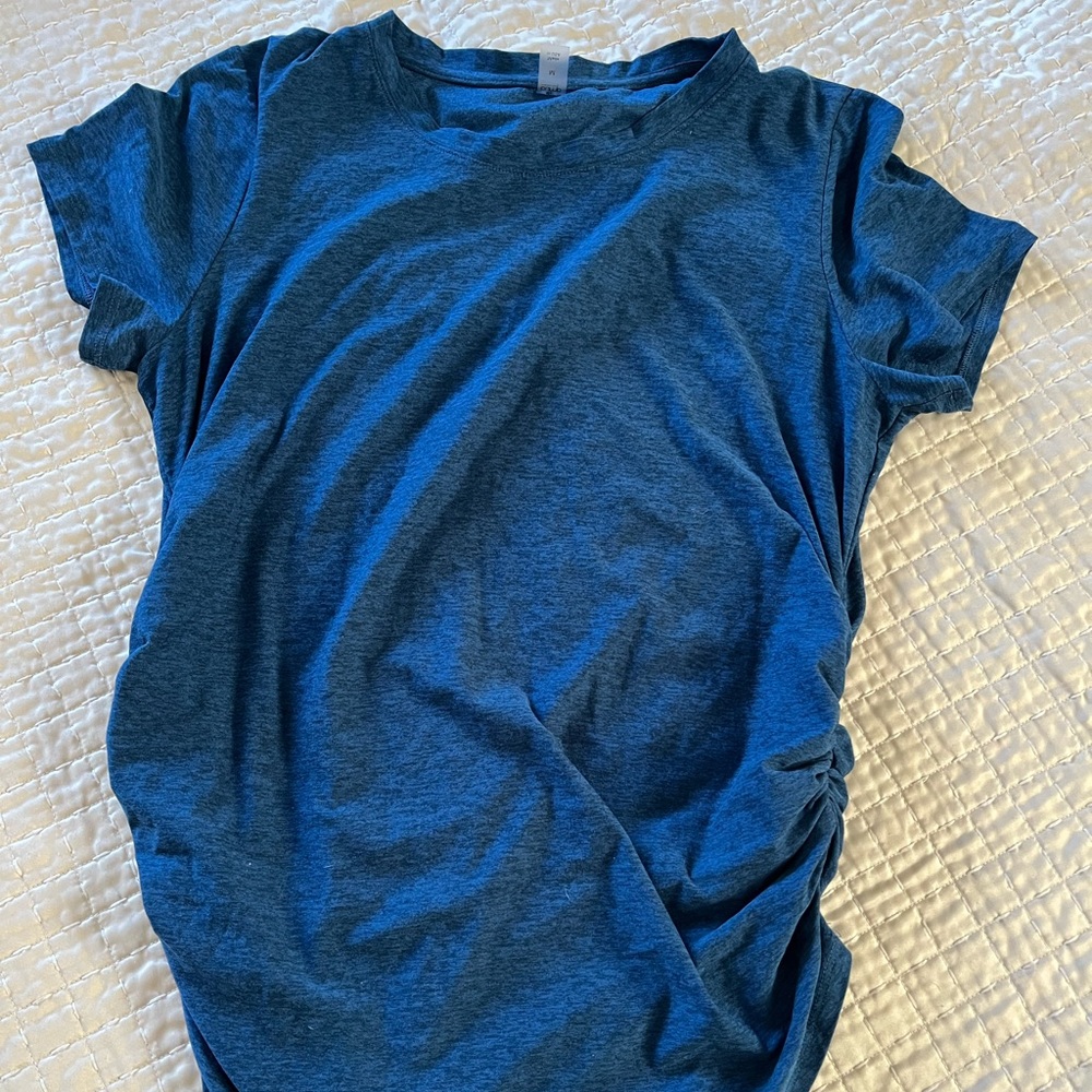 Beyond Yoga maternity shortsleeved shirt